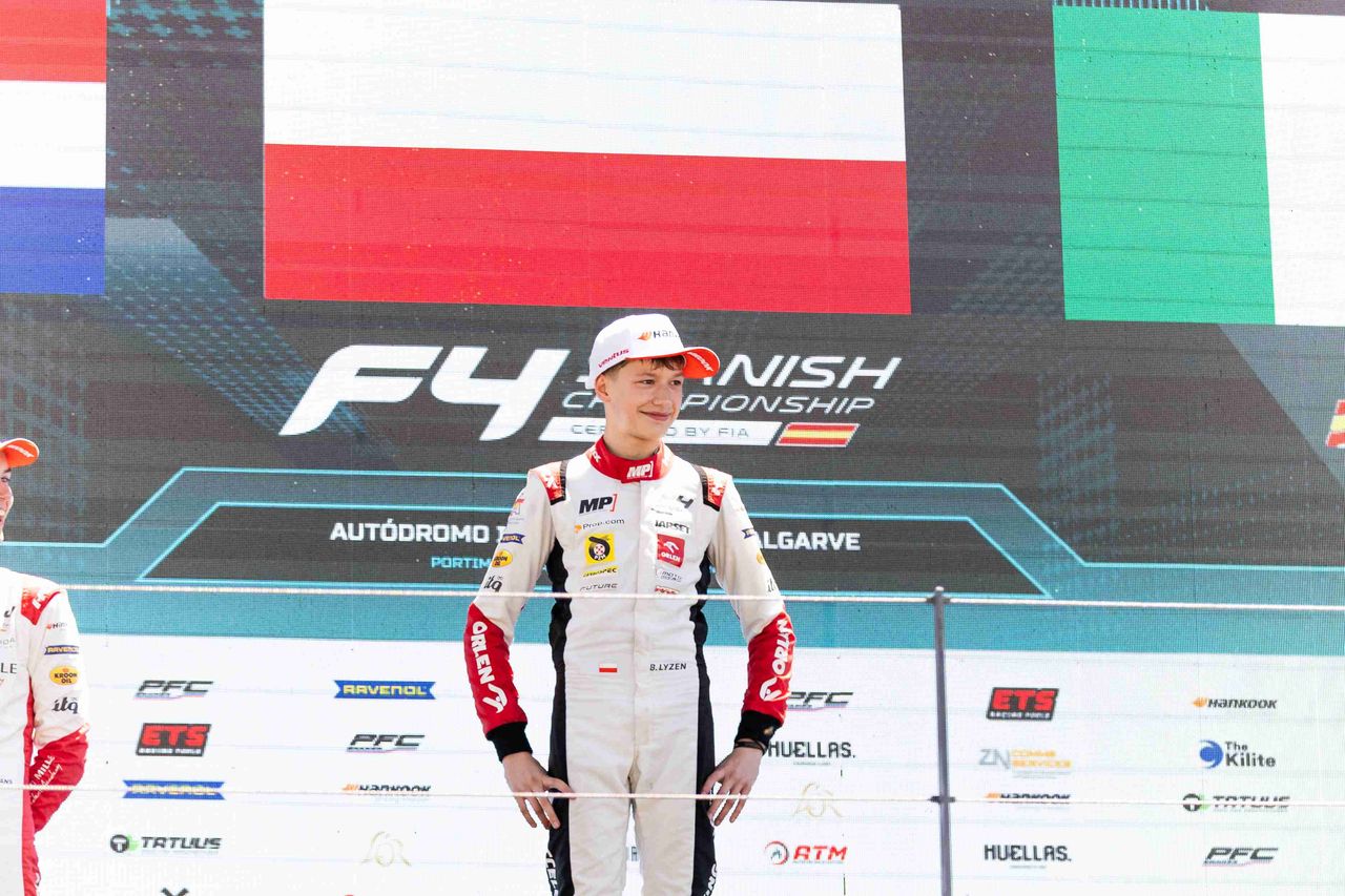 Dwa zwycięstwa 15-letniego Polaka w Formule 4. W Hiszpanii kwitnie nam kolejny talent
