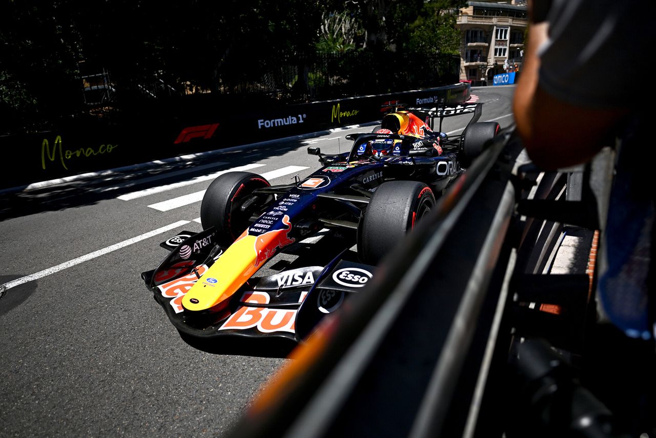Red Bull w opałach: nadwaga bolidu hamuje Verstappena