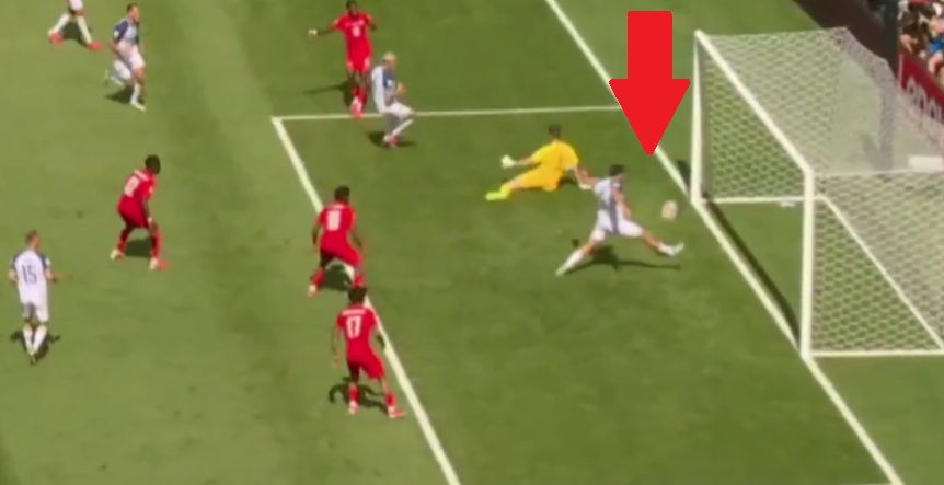 Niezwykła interwencja Kolasinaca w meczu Kanada - Bośnia