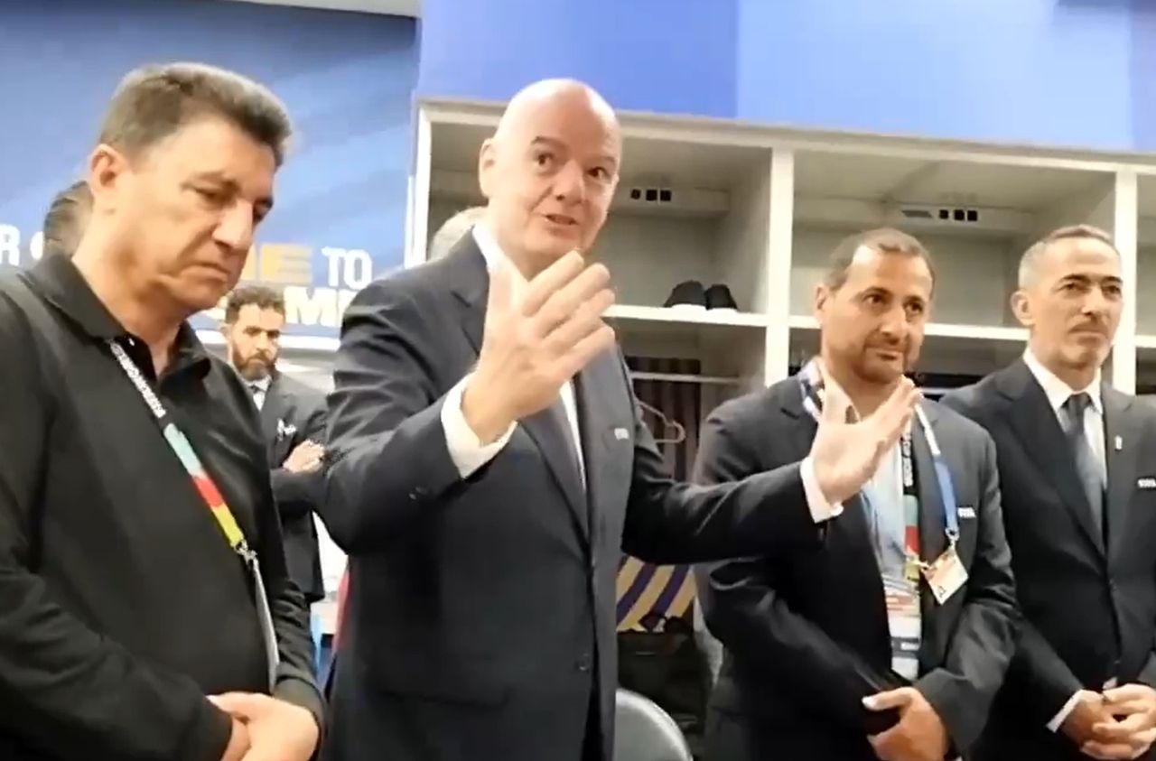 Infantino pojawił się w szatni Irańczyków. Jest nagranie