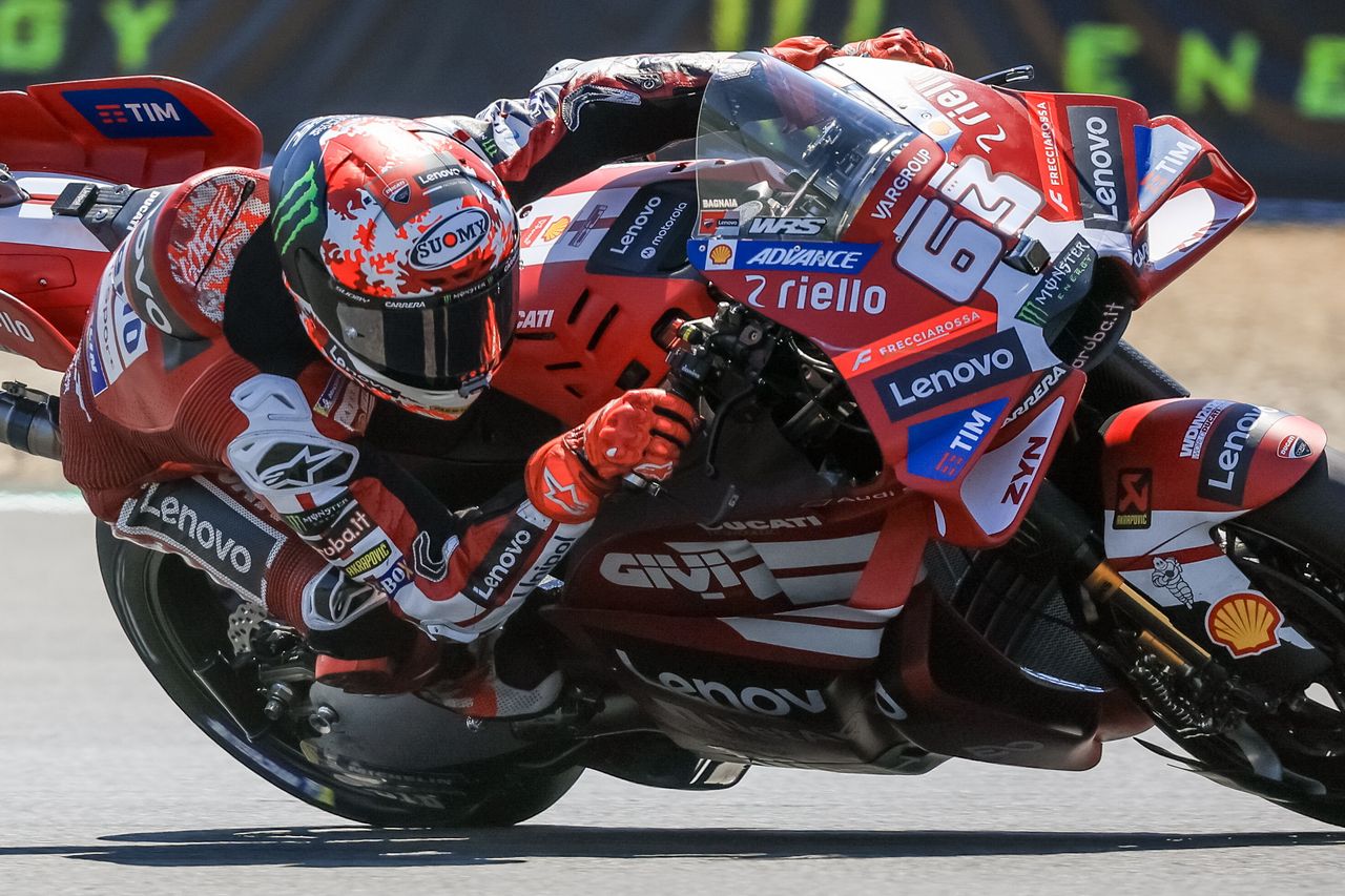 Kolejny upadek lidera MotoGP. Były mistrz świata w końcu zwycięski
