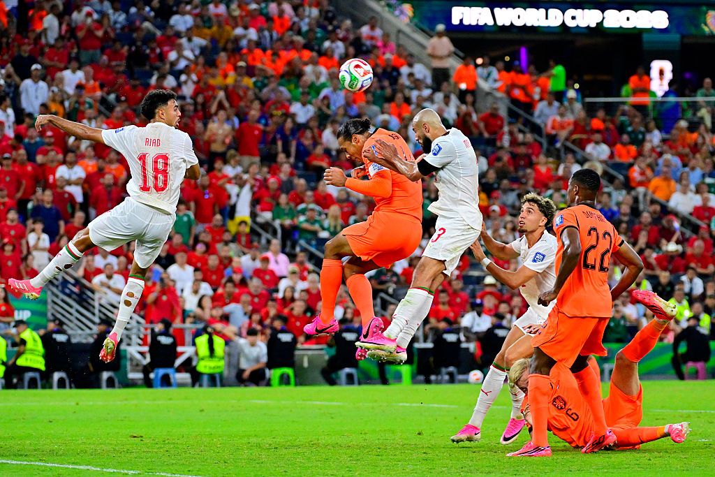 Jak tak można w 91. minucie? Virgil van Dijk może zostać antybohaterem [WIDEO]