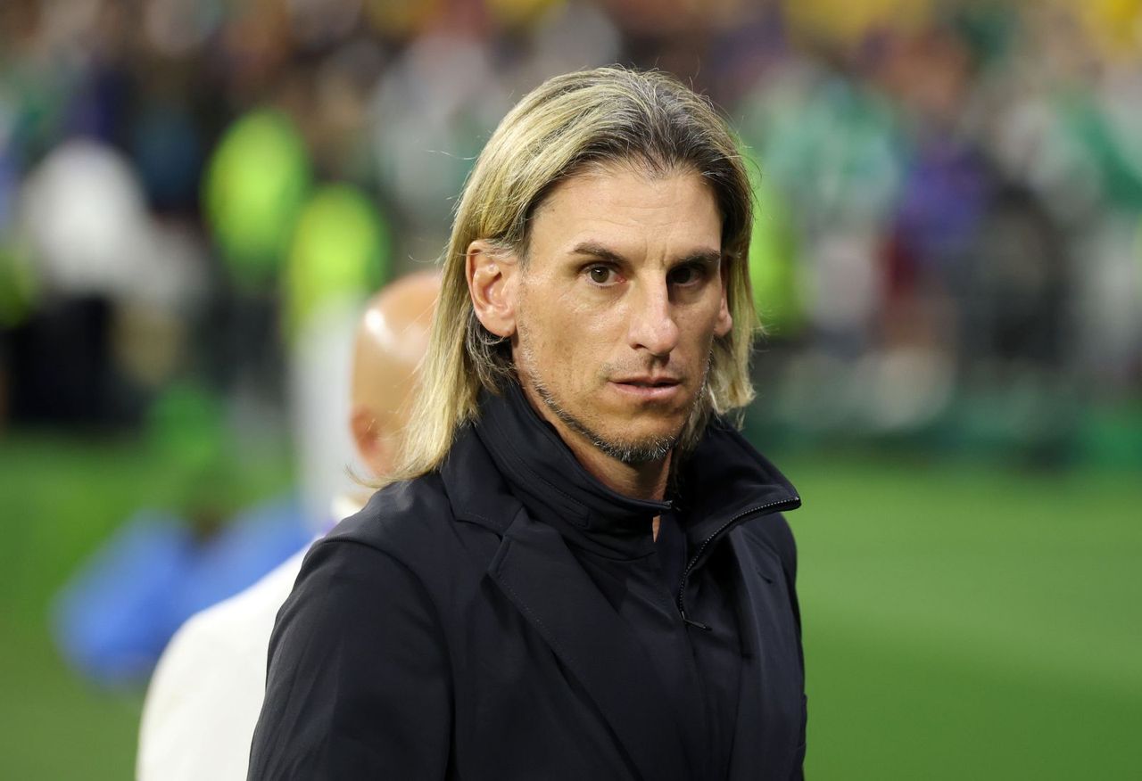Beccacece quits as Ecuador coach after 0–2 World Cup loss to Mexico