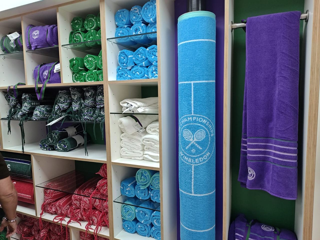Wimbledon souvenirs: premium quality, sky‑high prices – what you’ll pay
