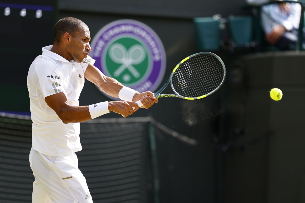 Pięciosetowa batalia o ćwierćfinał Wimbledonu. Faworyt został solidnie przetestowany