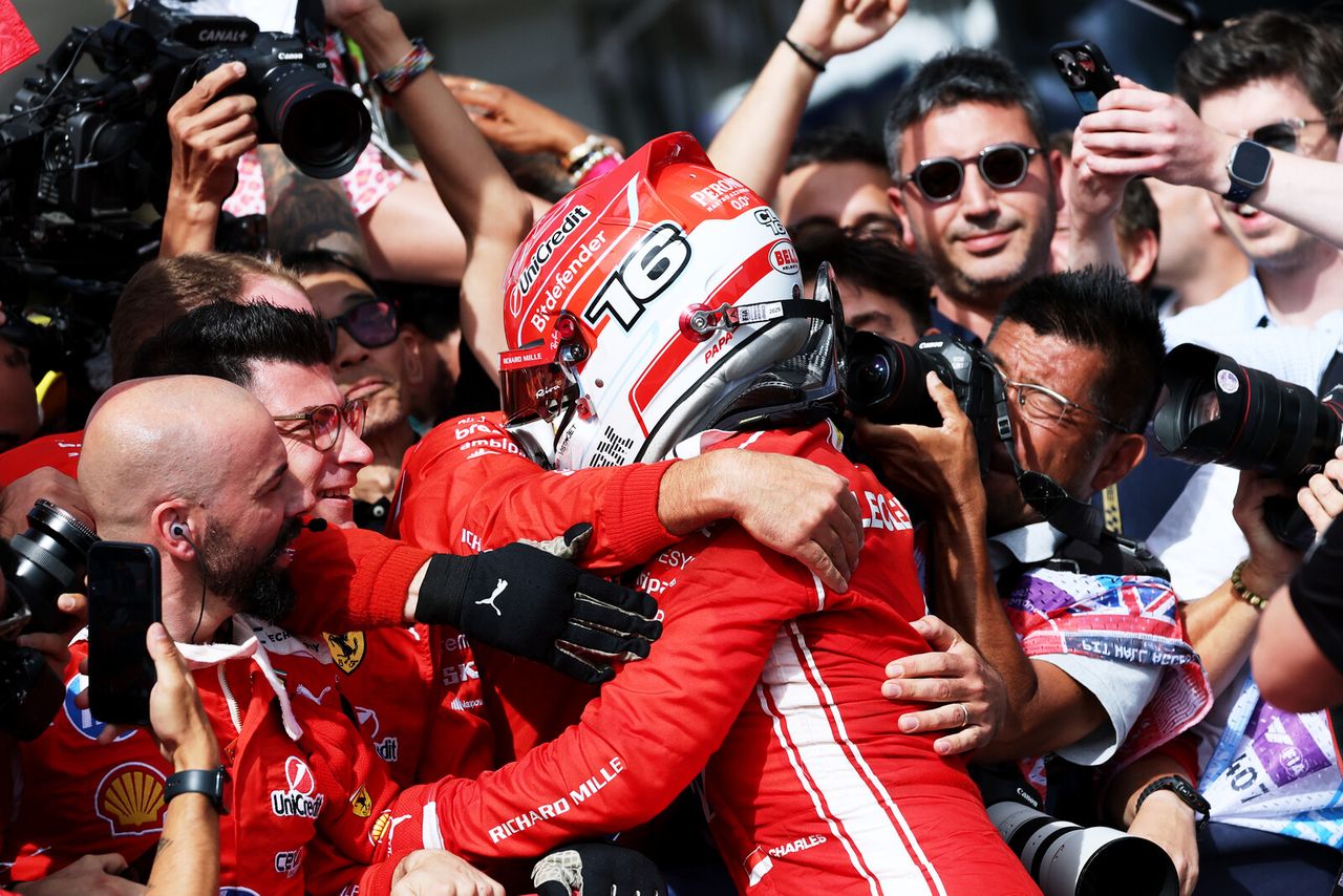 Ferrari w dylemacie: Czy Hamilton stanie się priorytetem nad Leclercem?