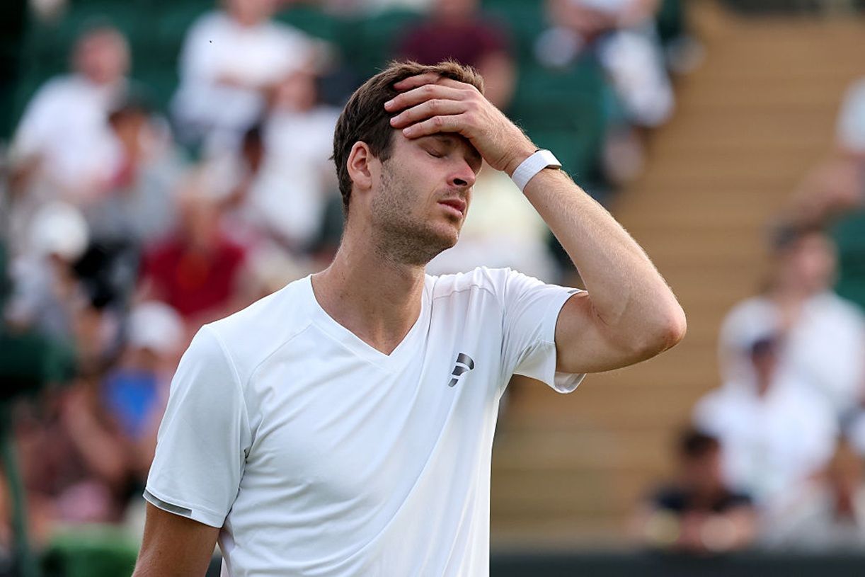 Hurakacz wycofany z Wimbledonu 2026 – co oznacza kontuzja brzucha?