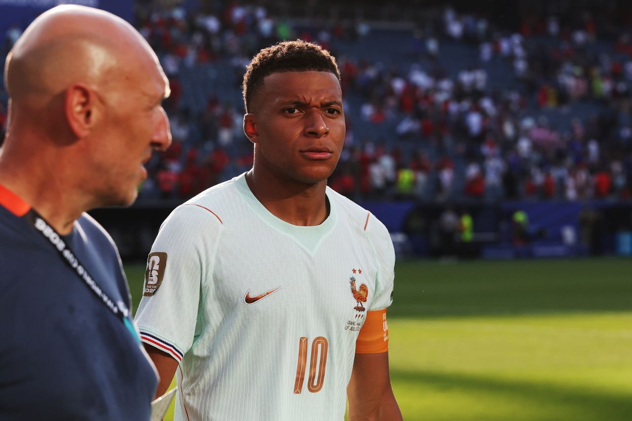 Mbappé uspokaja kibiców po kontuzjowanym wyjściu – co dalej w meczu z Marokiem?