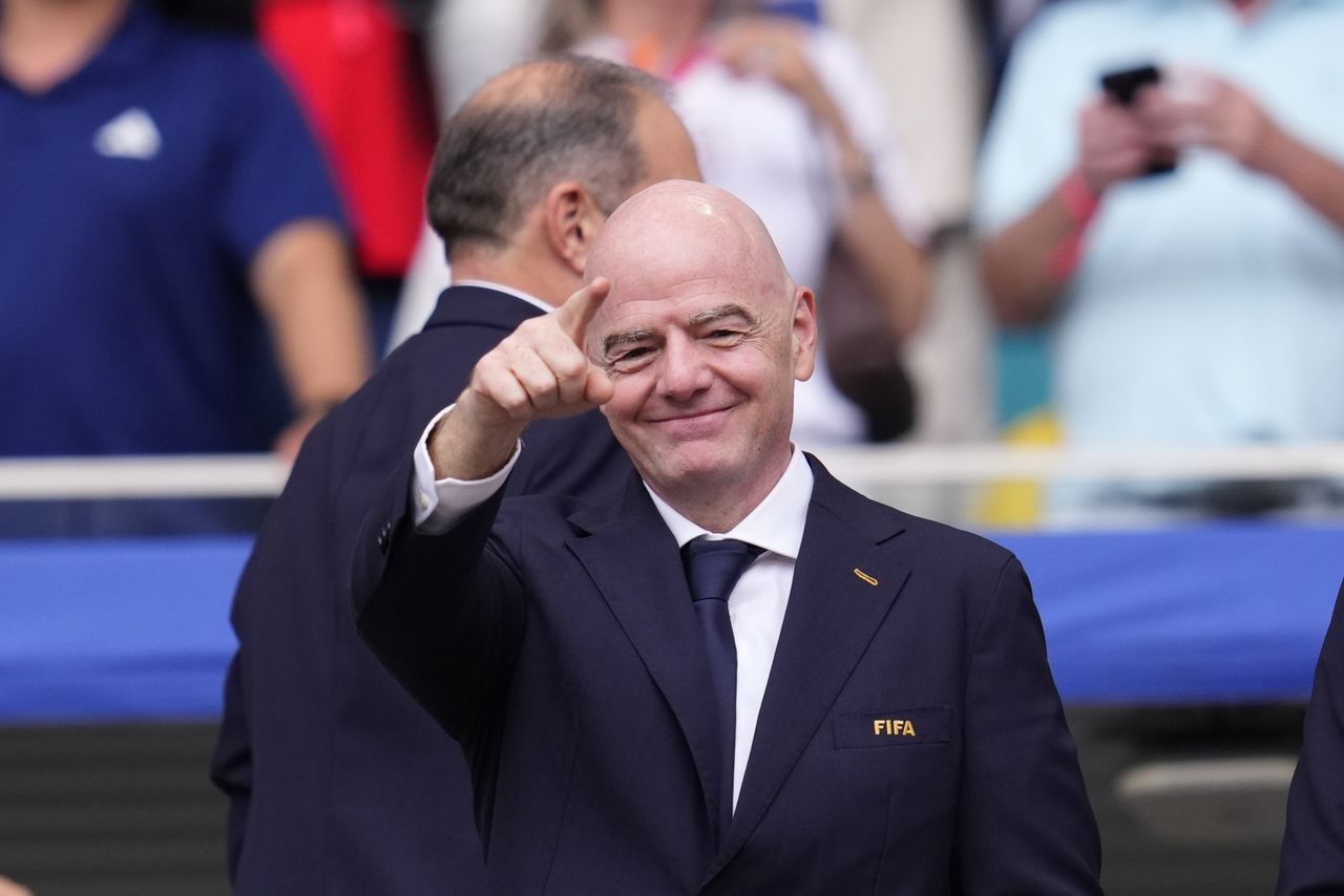 48 drużyn to nie koniec? Kolejny szalony pomysł Infantino