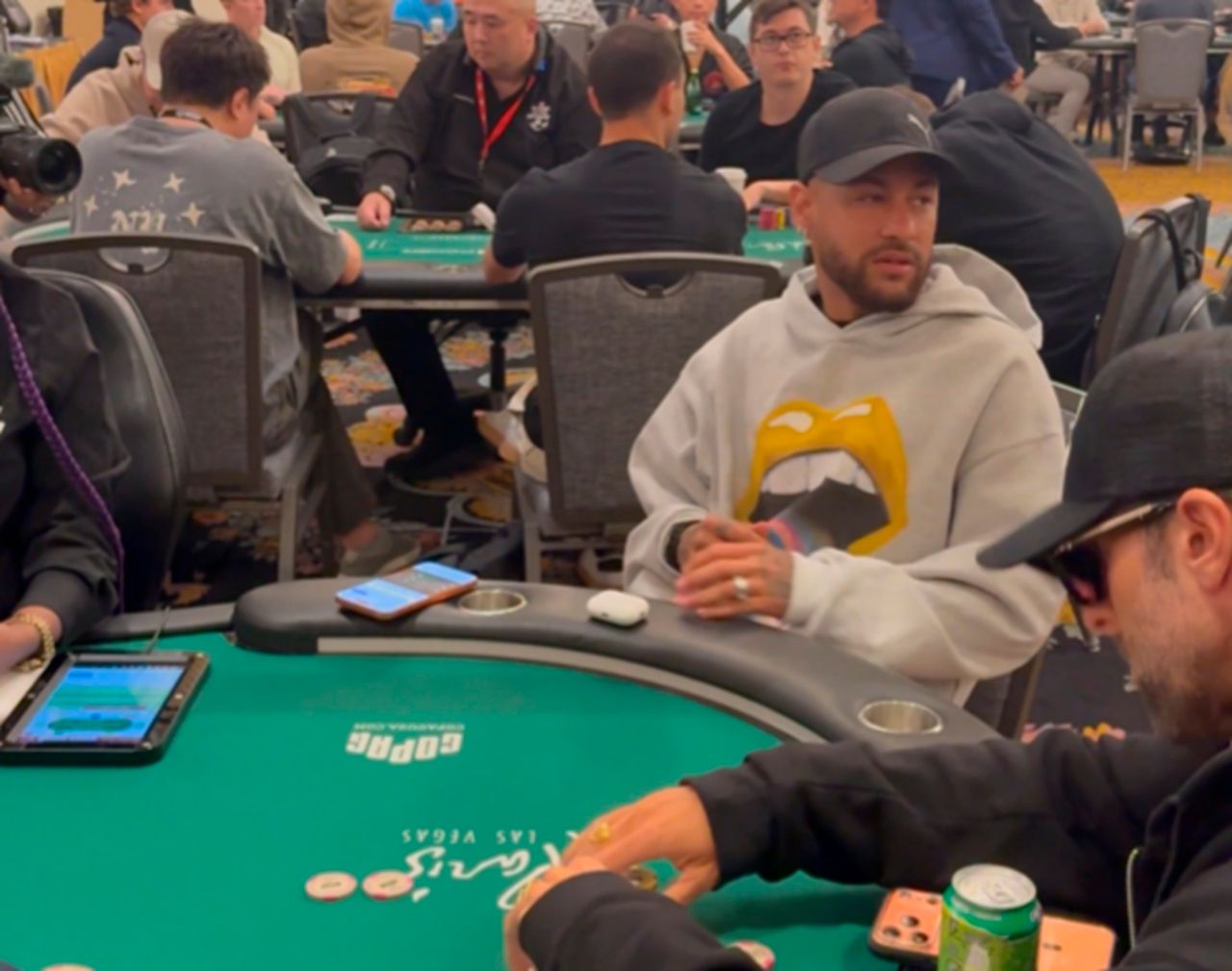 Neymar po mundialu: pokerowy turniej w USA – zobacz nagranie