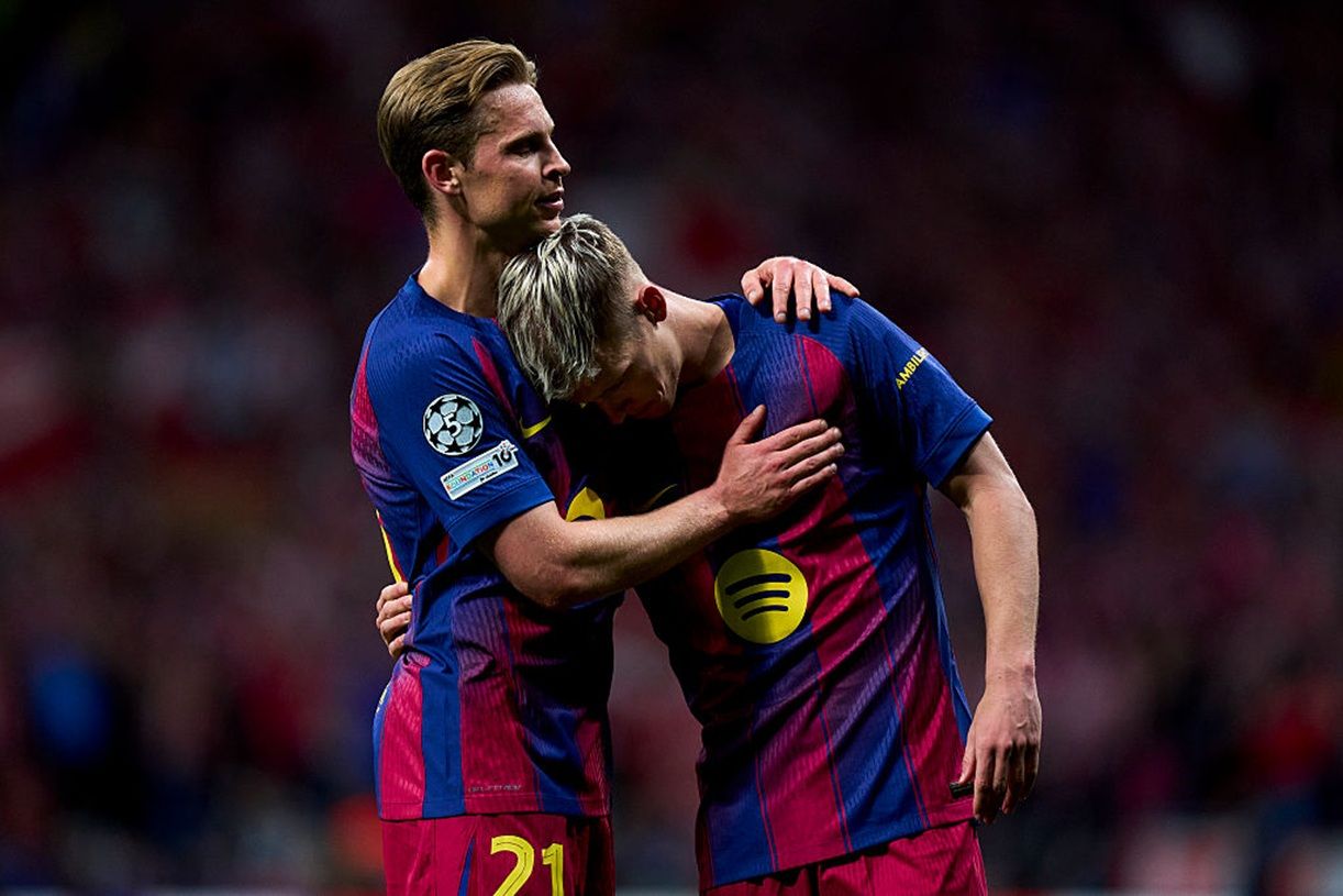 Frenkie de Jong z kontuzją? Problemy Barcelony po mundialu