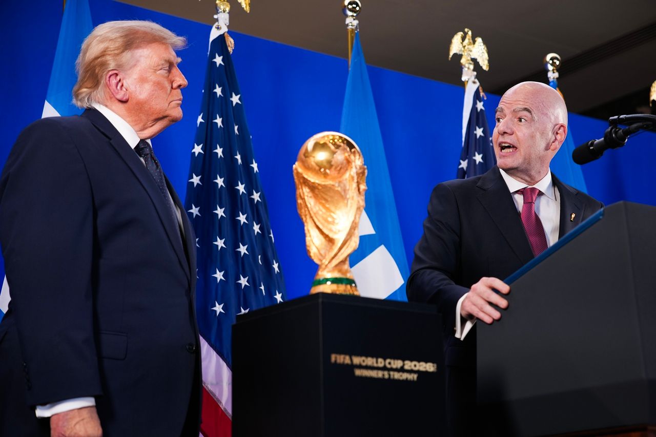 FIFA w ogniu krytyki za sprzedaż fragmentów boiska w USA