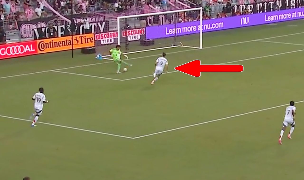 Debiut Lewandowskiego w MLS: Kuriozalny gol samobójczy!