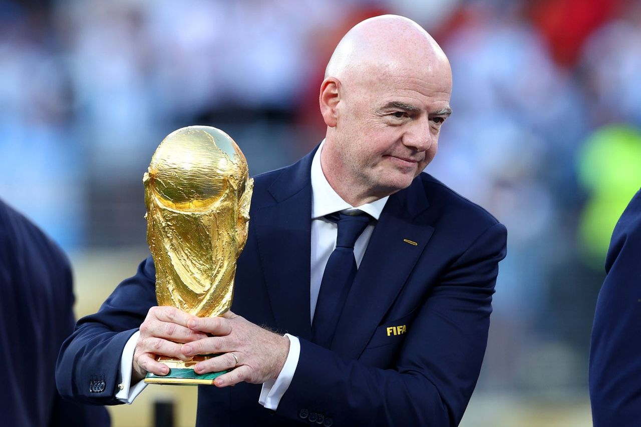 Kontrowersje wokół Infantino: FIFA na sprzedaż?