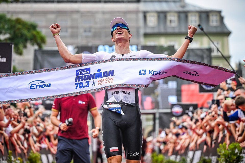 Kacper Stępniak ponownie królem IRONMAN 70.3 w Krakowie