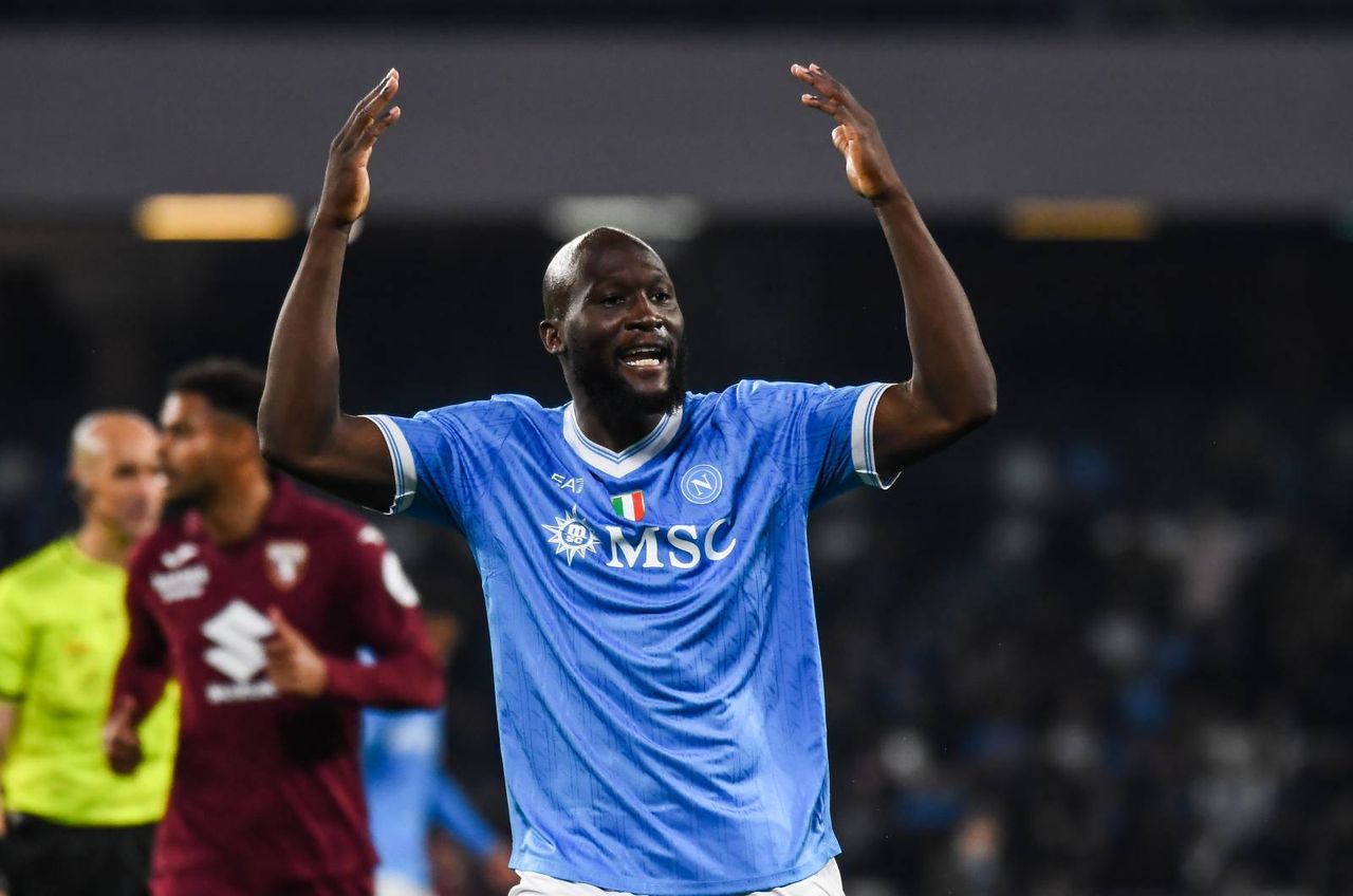 Lukaku opuszcza Napoli: Fenerbahce zabezpieczyło transfer, a Napoli szuka Jesusa