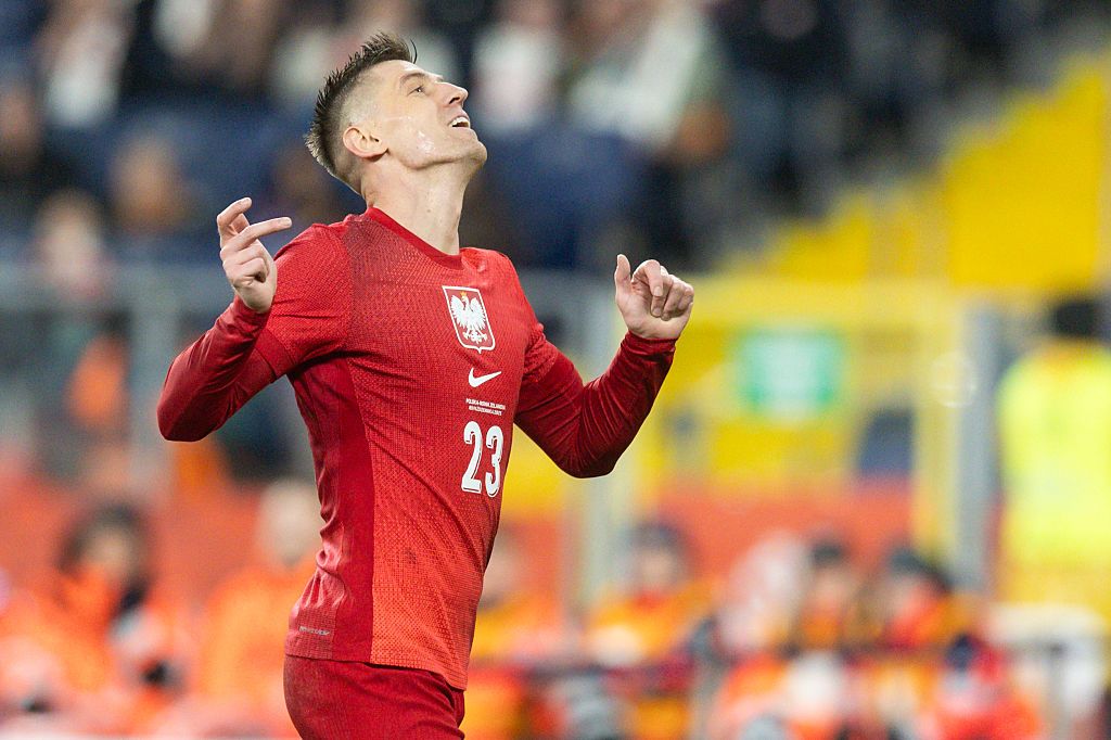 Krzysztof Piątek opuszcza Katar: Jak zmiany w przepisach przyspieszyły transfer polskiej gwiazdy