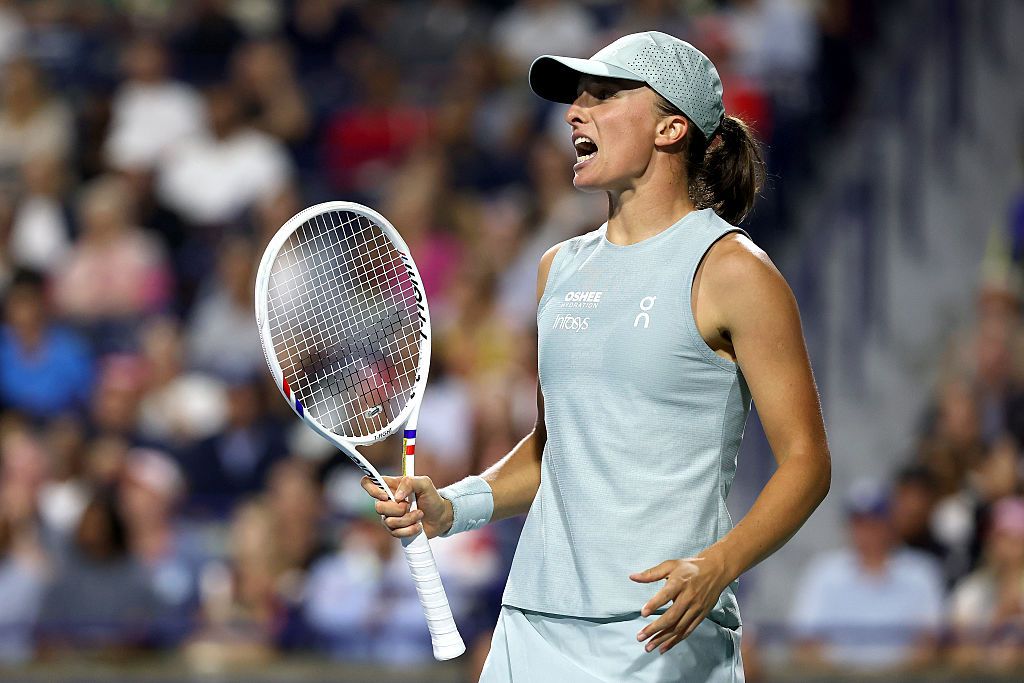 Iga Świątek w finale Toronto: triumf i droga do kolejnego tytułu