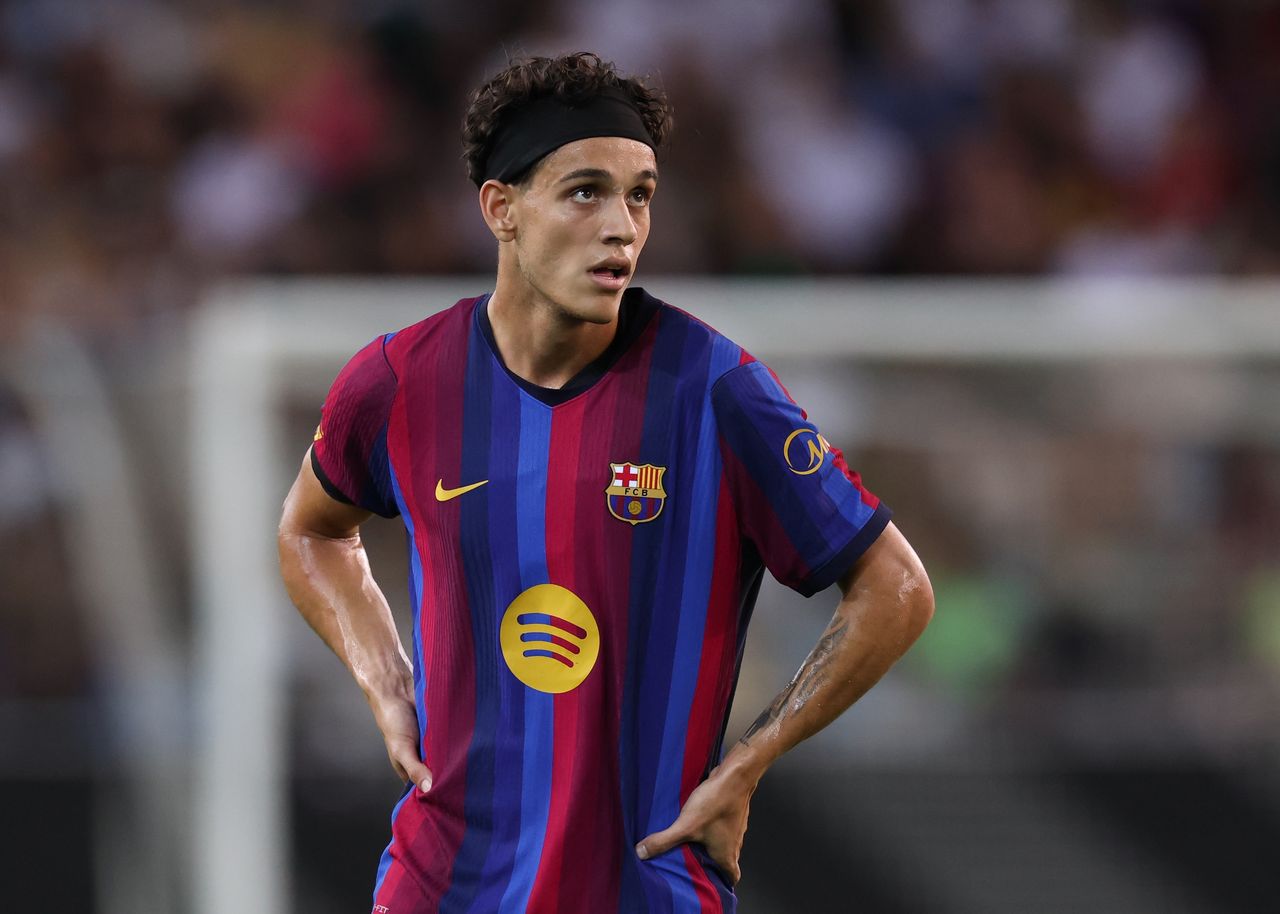 Kolejny obrońca odchodzi z FC Barcelony. Jego celem jest Premier League