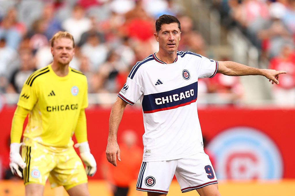 Lewandowski w Chicago Fire: Jak polska gwiazda zmienia oblicze MLS i co oznacza jego udział w meczu z Orlando
