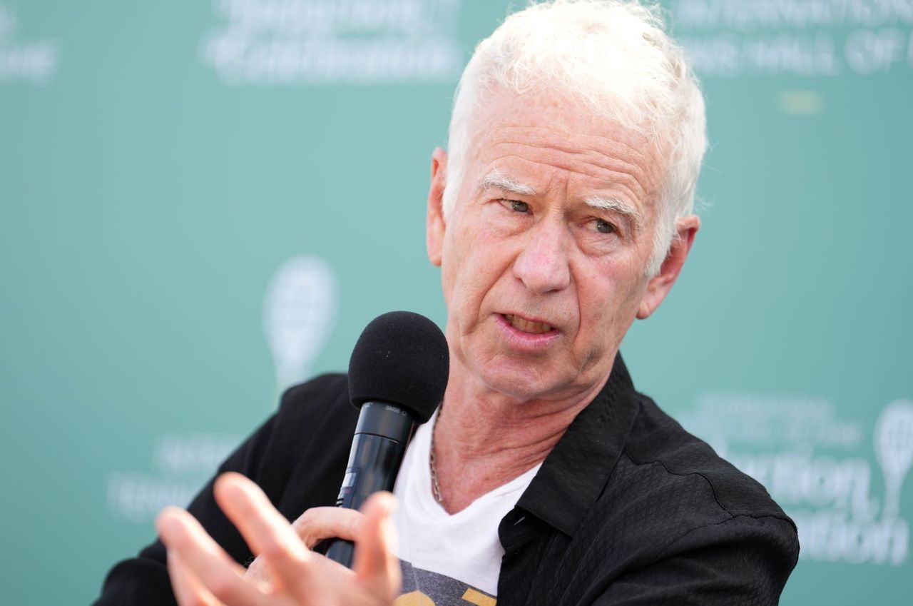 McEnroe i Djoković chcą rewolucji w tenisie: skrócenie meczów i koniec rozgrzewki na korcie