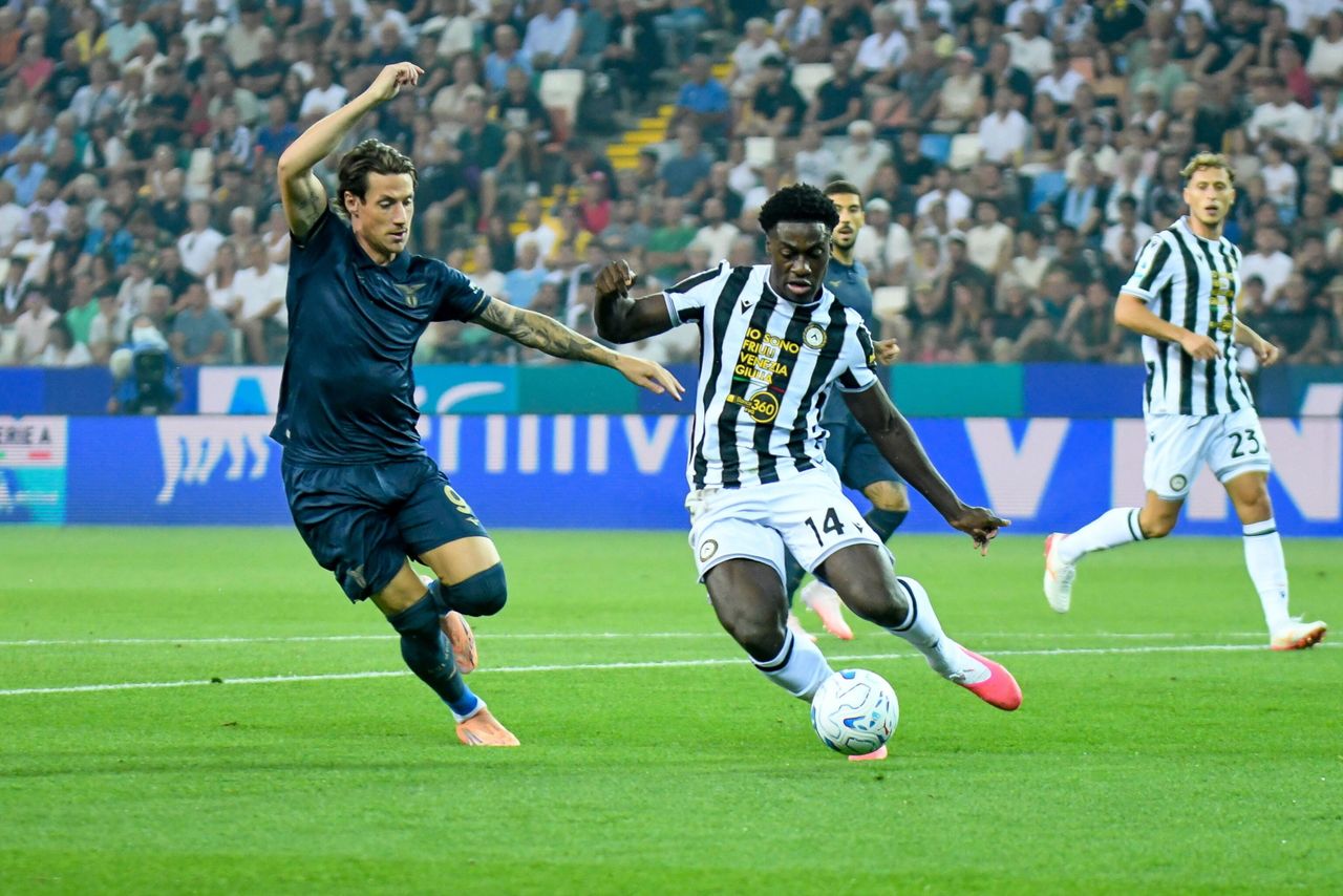 Lazio w ostatniej chwili odwraca mecz w Udine, Piotrowski wywalony z boiska