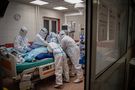 Dr Tomasz Karauda o koronawirusie: Czasem pacjenci umierają, bo dochodzi u nich do nadkażenia szpitalną bakterią (WIDEO)