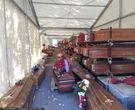 Koronawirus. Dramat na Sycylii. 870 trumien czeka na pochówek w namiotach 