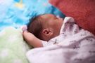Przekłuwanie uszu niemowlętom. Czy rzeczywiście wpływa na ich zdrowie?