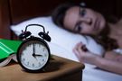 Co warto jeść przed snem? Produkty wspomagające produkcję melatoniny