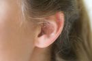 Koronawirus może uszkadzać słuch. W skrajnych przypadkach może dojść do całkowitej głuchoty