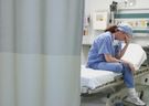 Nowa ustawa o podwyżce wynagrodzeń dla pielęgniarek zaostrza spór toczony od miesięcy. "Rząd konsekwentnie nie reaguje na nasze głosy" 