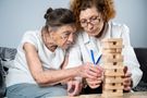 Demencja starcza - objawy, etapy i leczenie