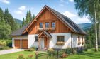 Projekt domu L-78 Dom lisia - szkieletowy - parterowy z poddaszem dom o powierzchni 168,10 m², dach dwuspadowy - ujęcie frontu
