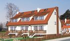 Projekt domu SP-0103 - parterowy z poddaszem dom o powierzchni 103,50 m², dach dwuspadowy - ujęcie frontu