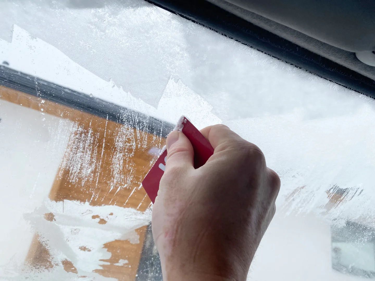 Frosty dilemma. Why your car windows freeze from the inside and how to