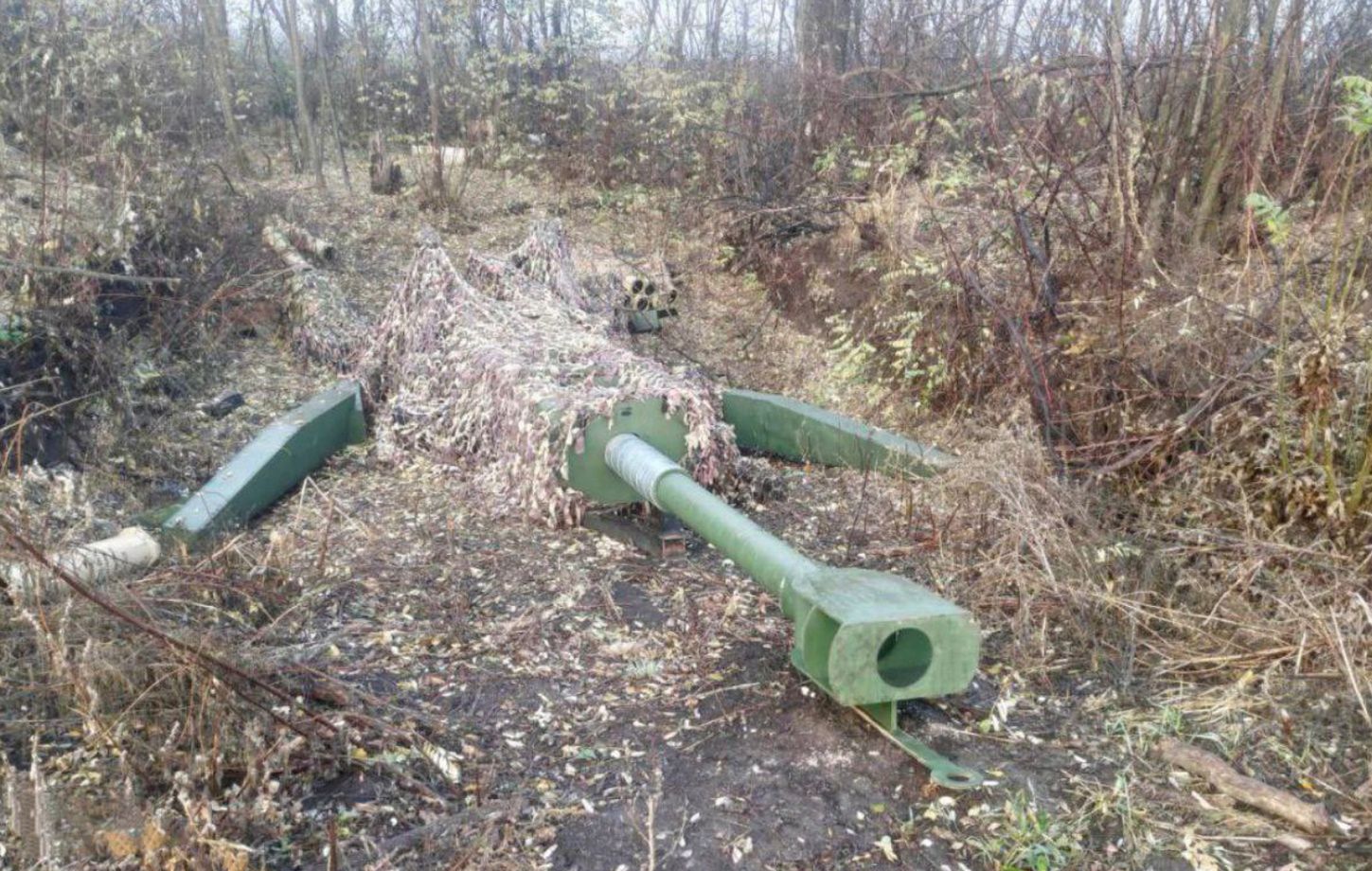 Dummy weapons deceive Russians Ukrainian's clever battlefield strategy