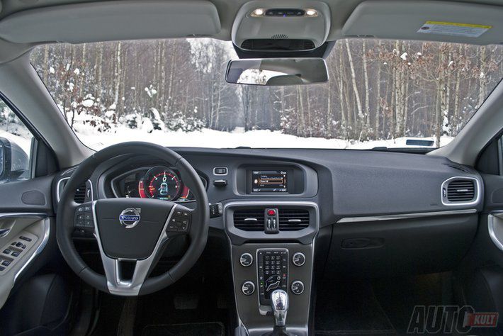 Volvo V40 D3 Momentum - Było Bardzo Blisko [Test Autokult.pl] | Autokult.pl