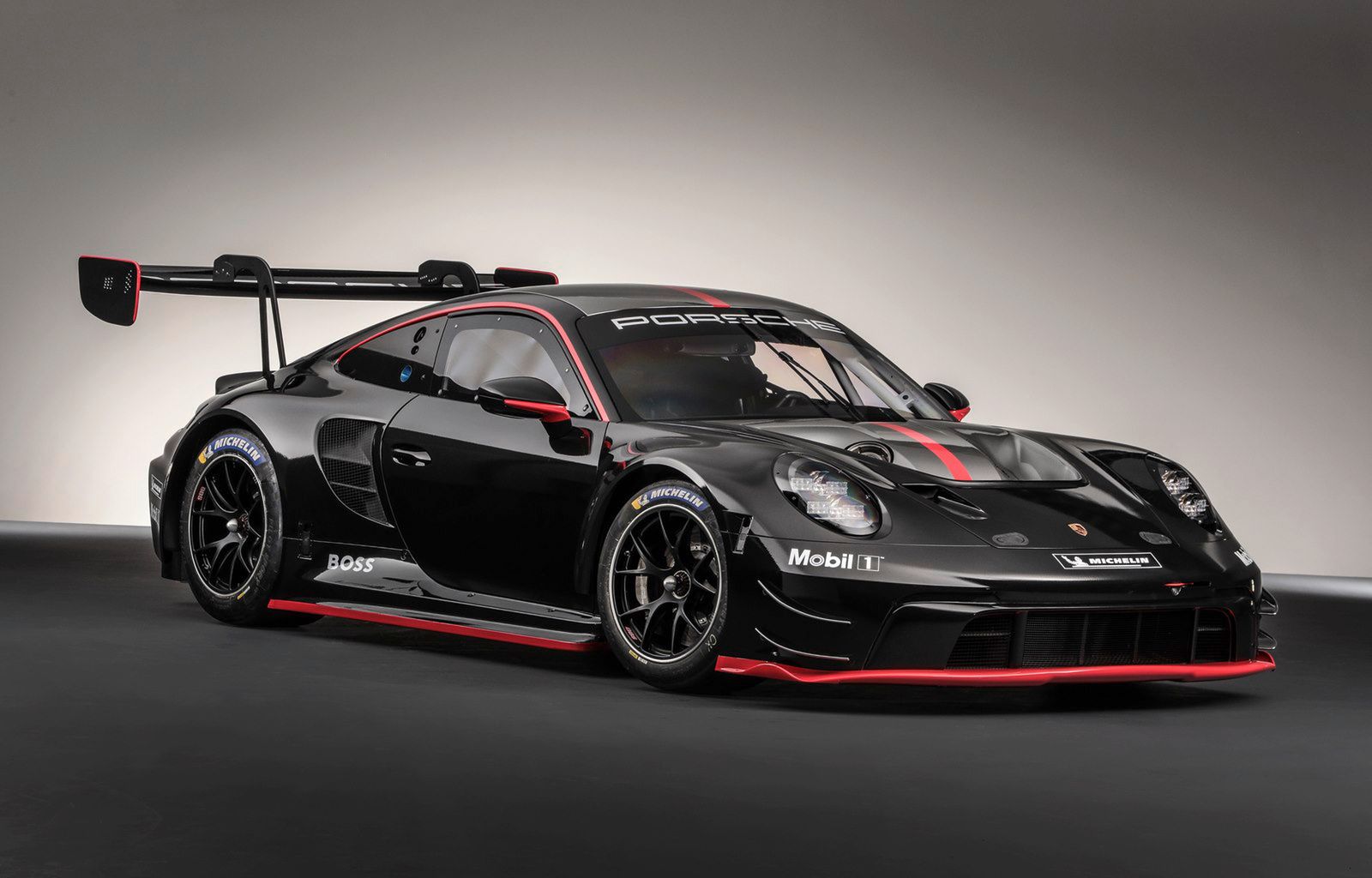 Debiutuje nowe Porsche 911 GT3 R. Ma więcej mocy, lepsze aero i balans
