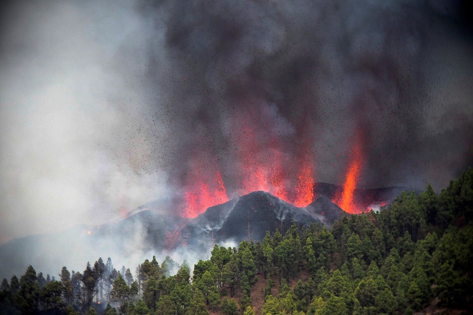 Wybuch wulkanu na wyspie La Palma. Ewakuowano 5 tys. osób