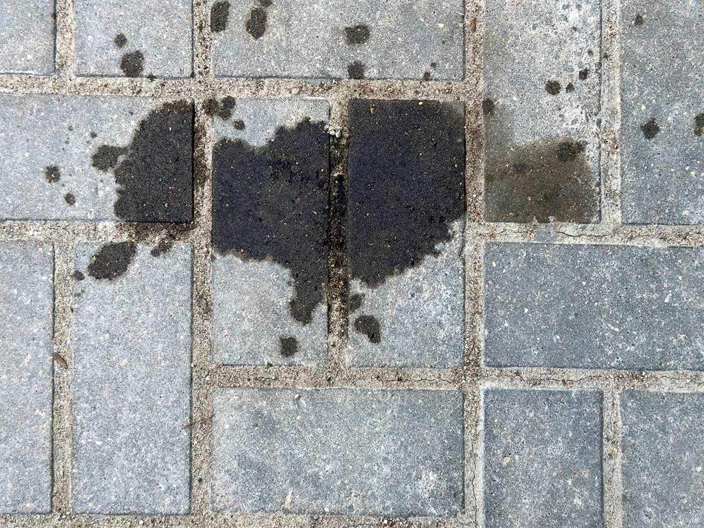 revive-your-paving-stones-with-these-diy-solutions-for-oil-stains