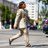 Nie masz pomysłu, jak nosić buty męskie Birkenstock? Te stylizacje na lato 2024 to jedyny słuszny wybór