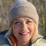 Małgorzata Ostrowska-Królikowska z torebką, która będzie hitem wiosny. Pasuje jej ten model?