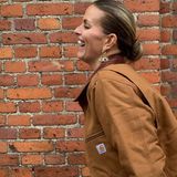 40-latko, te jeansowe szorty będą hitem lata. Włożysz je do wszystkiego
