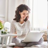 Ubrania po domu, czyli co nosić w trakcie home office - propozycje stylizacji