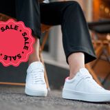 Hitowe buty sportowe na przecenie w Eobuwie. Podobne w CCC i Answear