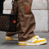 Ciepłe sneakersy męskie na zimę 2023. Te modele w sportowym stylu będą hitami sezonu