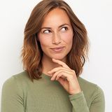 Kolor khaki - z czym i jak go nosić? Sprawdzone stylizacje na każdą okazję