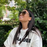Te spodnie pasują do sneakersów i szpilek. Nosi je Magdalena Stępień