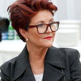 Jolanta Kwaśniewska przyszła do fundacji w takiej sukience. Wzór odejmuje lat